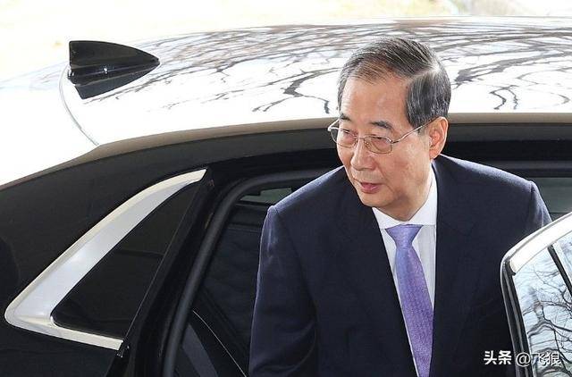 包含米堡正就爱德华兹出任新帅进行谈判的词条