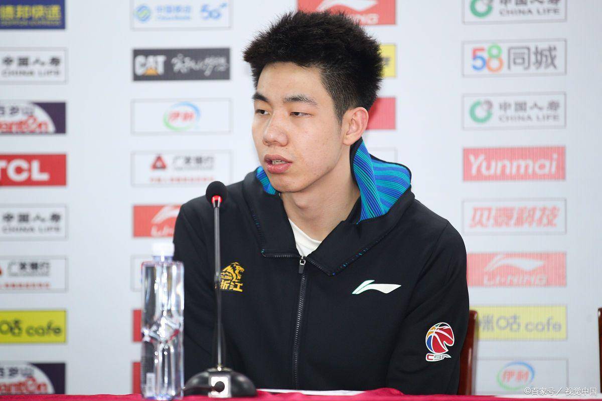 鹿岛鹿角阵容深度显著，替补席也能决定比赛走向(鹿岛鹿角队服)