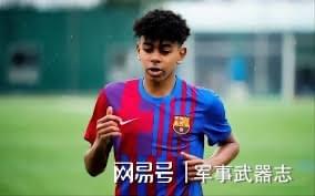 亚马尔续约巴塞罗那至2031年，新赛季荣耀身披10号战袍的简单介绍