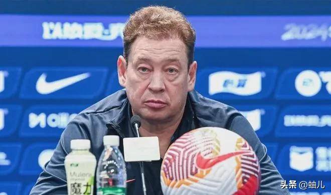 重伤！国安斯帕吉奇韧带撕裂张玉宁柏杨已康复
