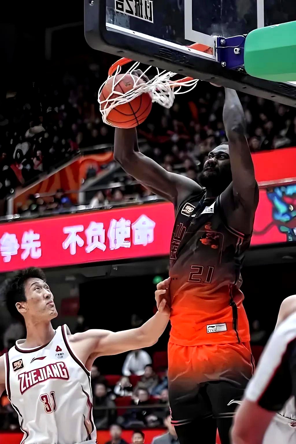 邱彪指导山东男篮训练：有投篮机会不投什么时候投？怎么打球？