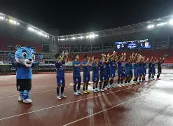 诺克斯镇主场力克对手，保级形势渐入佳境